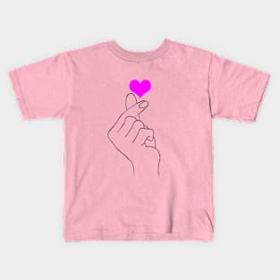 love hand black line art Kids T-Shirt